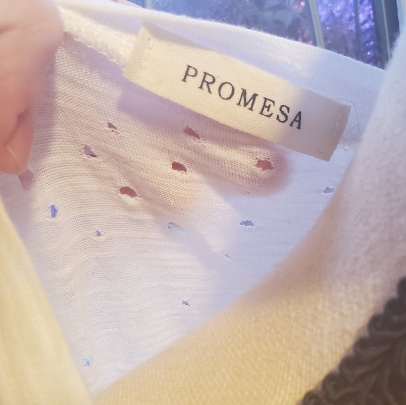 Distressed Queen Tee - Picture 2 of 3